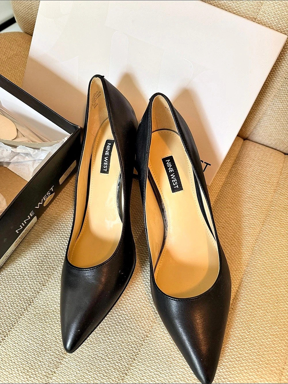Nine West pointed-toe pumps in Black US 7 M